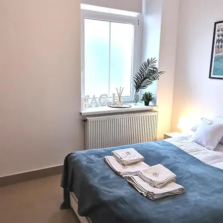 Luksusowy Na Parterze W Okolicy Jeziora I Gor Sowich * ビエラバ