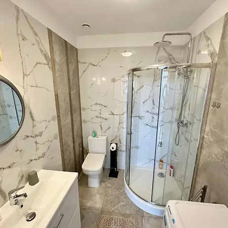 アパート Luksusowy Na Parterze W Okolicy Jeziora I Gor Sowich ビエラバ