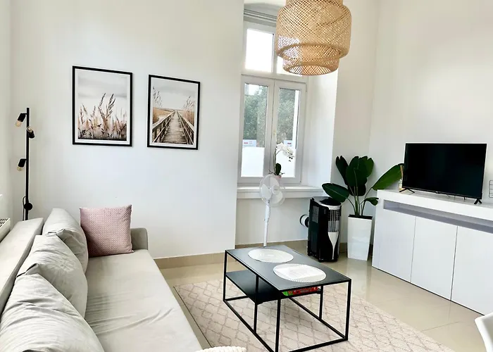 Luksusowy Na Parterze W Okolicy Jeziora I Gor Sowich 아파트