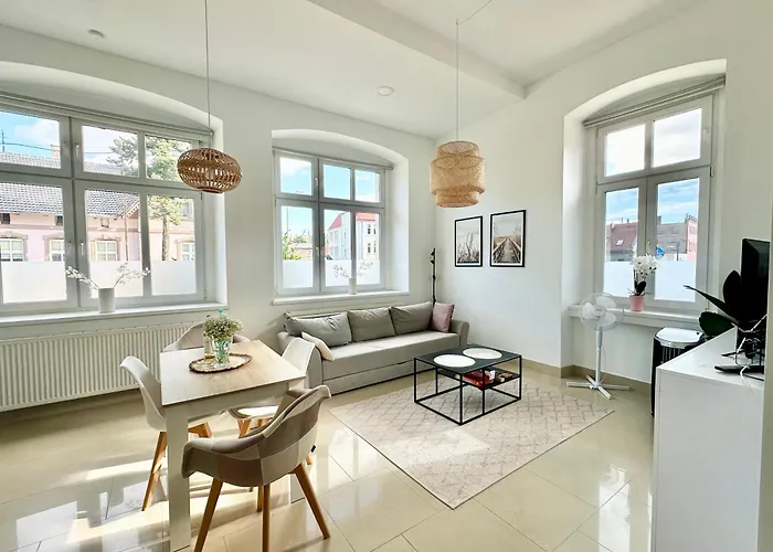 Luksusowy Na Parterze W Okolicy Jeziora I Gor Sowich 아파트 비엘라와